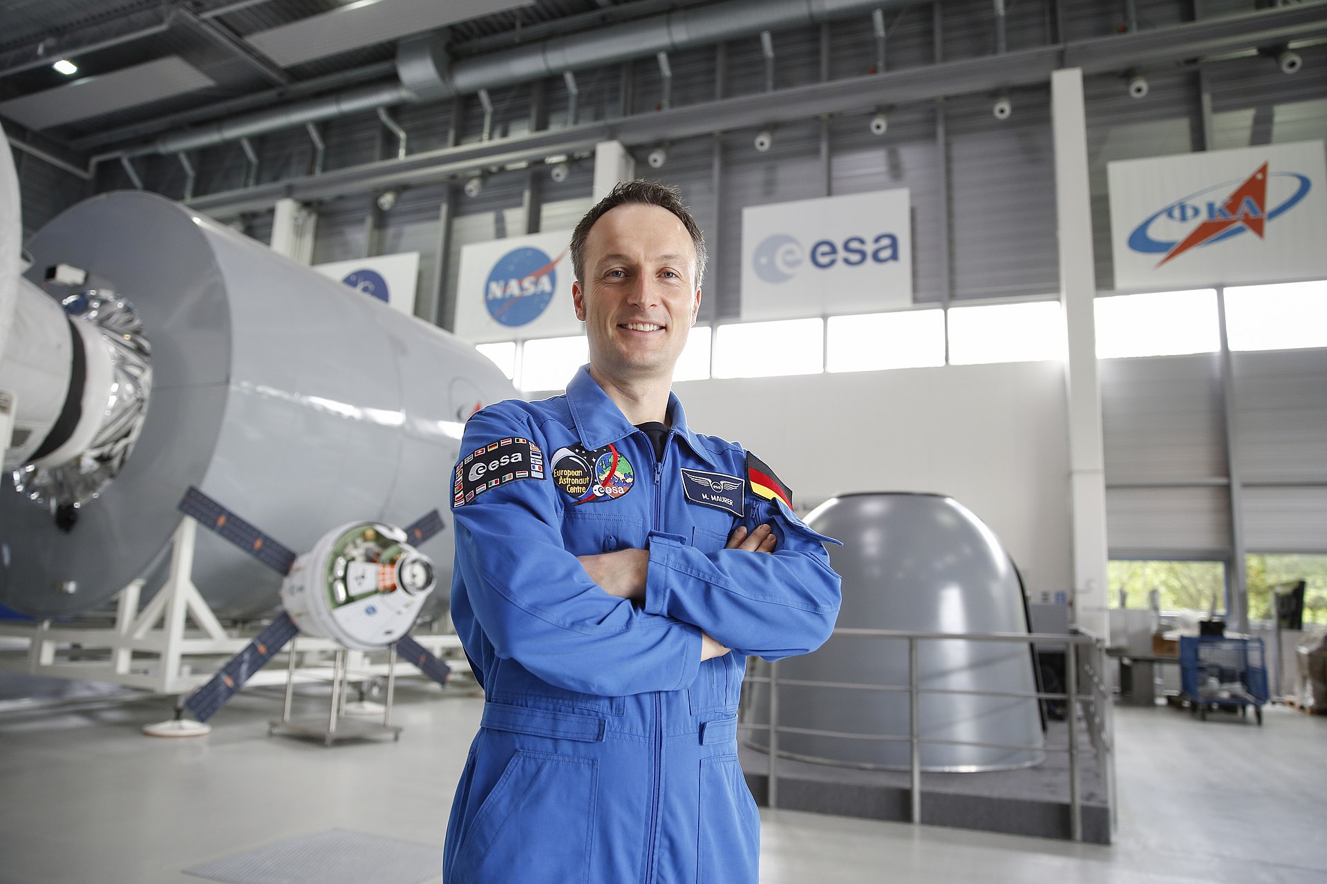 ESA astronaut Matthias Maurer in the training hall of EAC – ESA's European Astronaut Centre in Cologne, Germany, Quelle: ESA CC BY-SA 2.0 Copyright Deutscher Amateur-Radio-Club e.V.