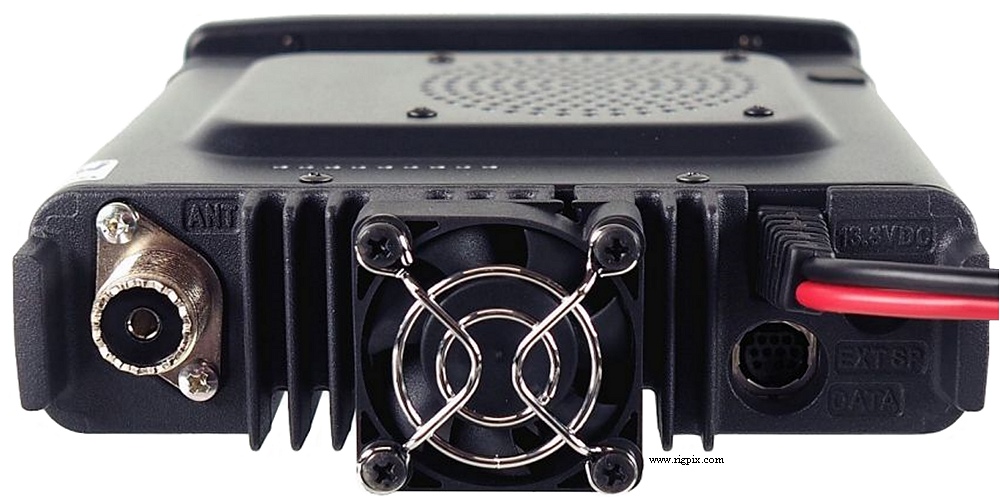 Yaesu FTM-100DE backside
Bild RIGPIX.com